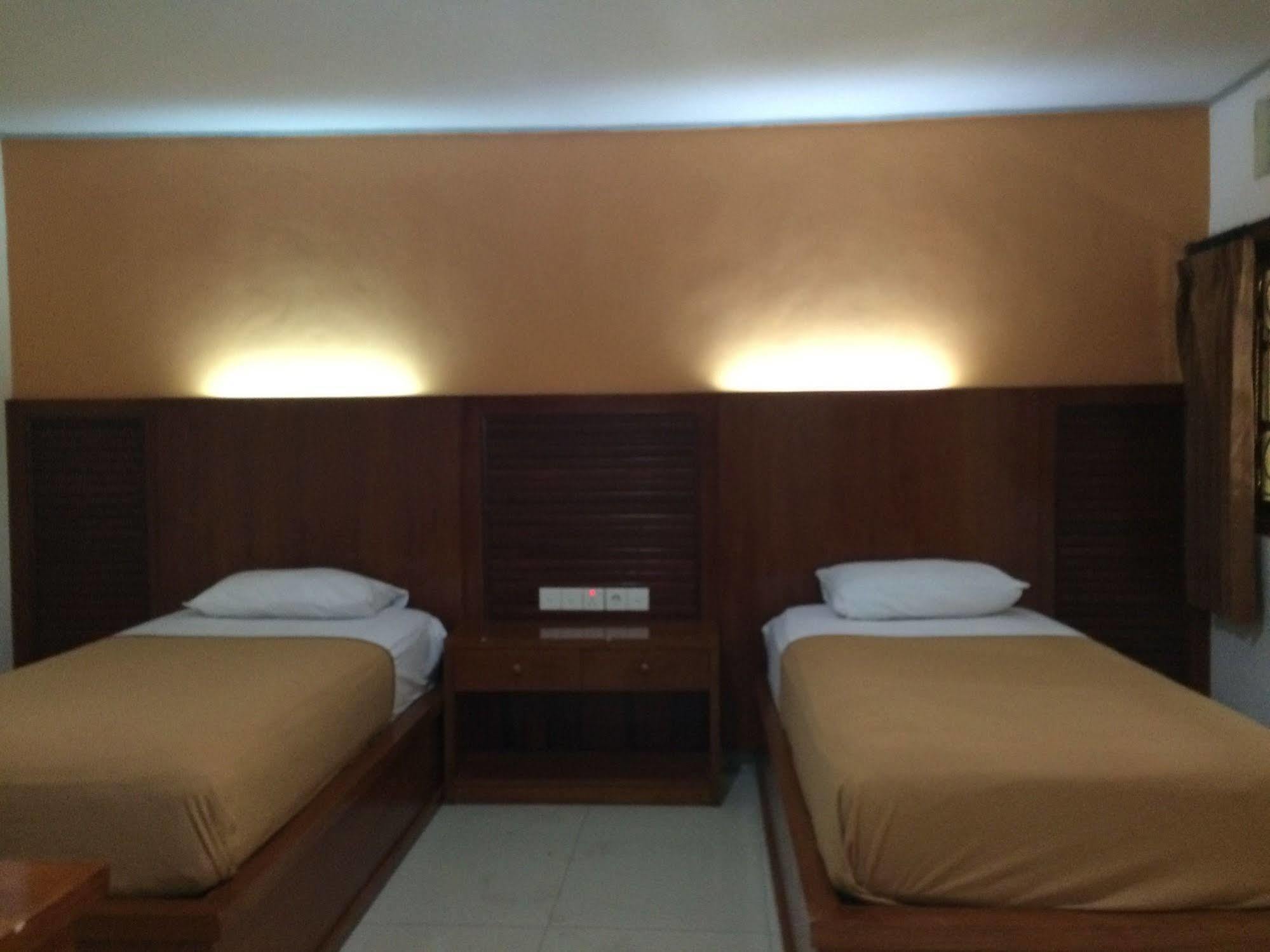 Suka Beach Inn Kuta  Exterior photo